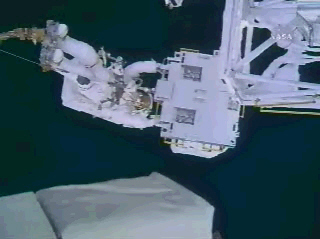 Montage von SOVIM auf Columbus.